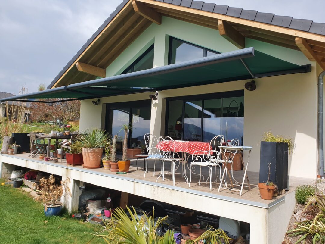 Store de terrasse Balnéa à coffre intégral à Saint Martin d’Uriage